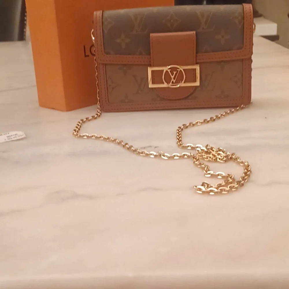 Authentic Dauphine reverse monogram - Picture 10 of 12